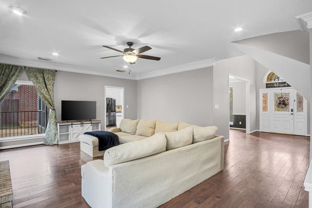 1706 N Hearthside Drive, Richmond, TX 77406