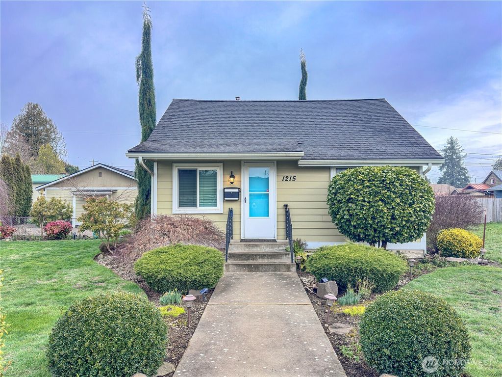 1215 W Plum Street, Centralia, WA 98531