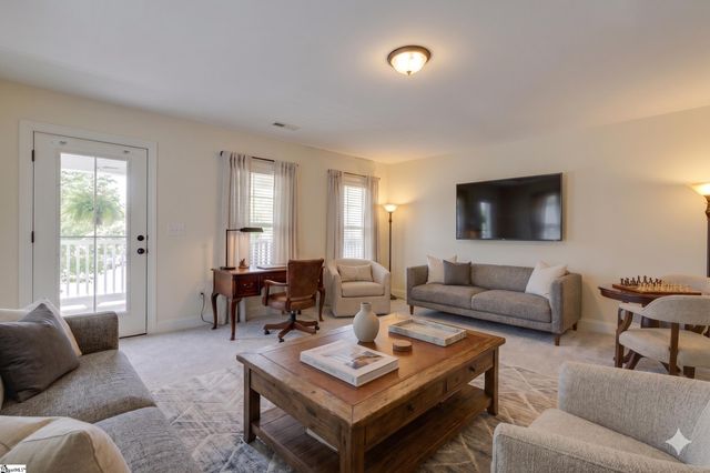 15 Valcourt Circle, Simpsonville, SC 29680