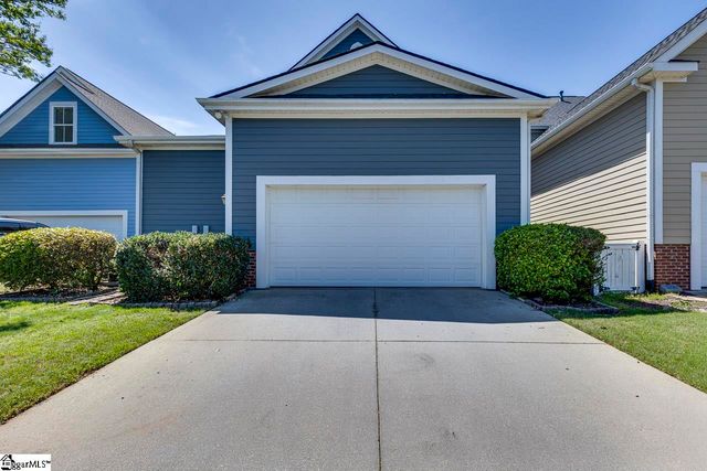 15 Valcourt Circle, Simpsonville, SC 29680