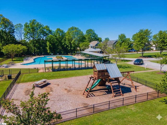 15 Valcourt Circle, Simpsonville, SC 29680