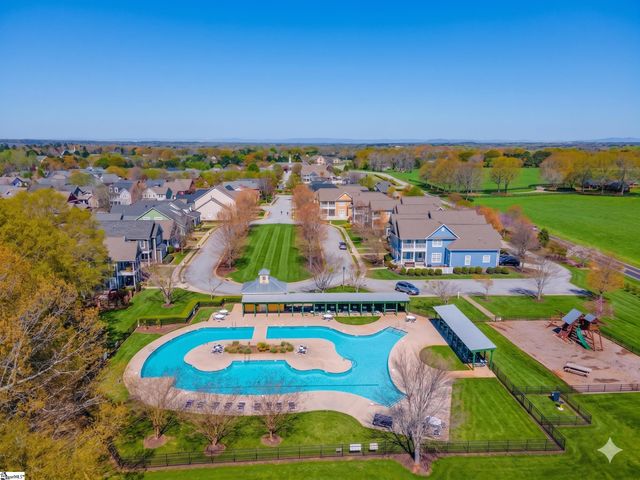 15 Valcourt Circle, Simpsonville, SC 29680
