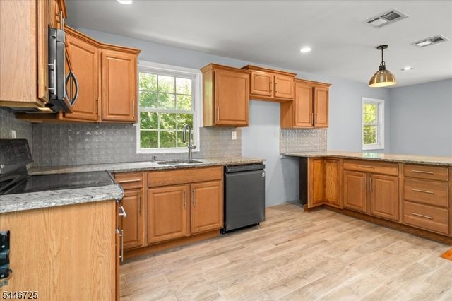 139 Harris Ave, Hopatcong Boro, NJ 07874
