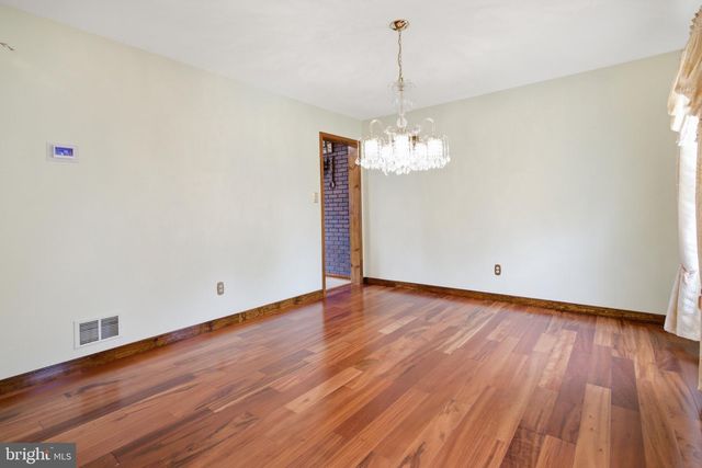 110 ASPEN DR, Newark, DE 19702