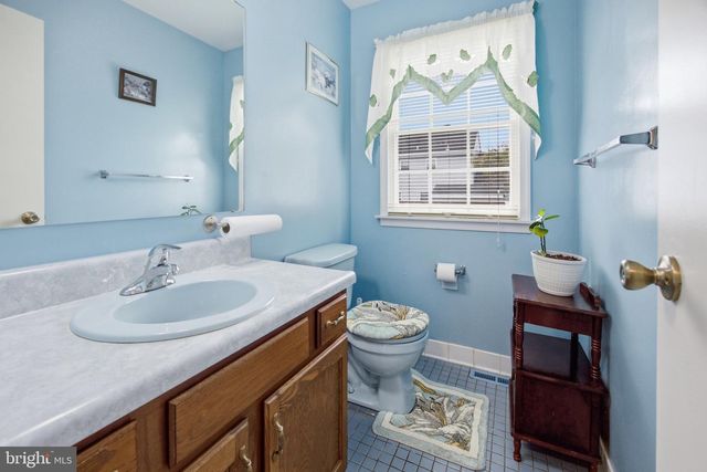 110 ASPEN DR, Newark, DE 19702