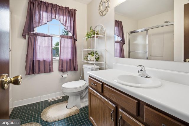 110 ASPEN DR, Newark, DE 19702