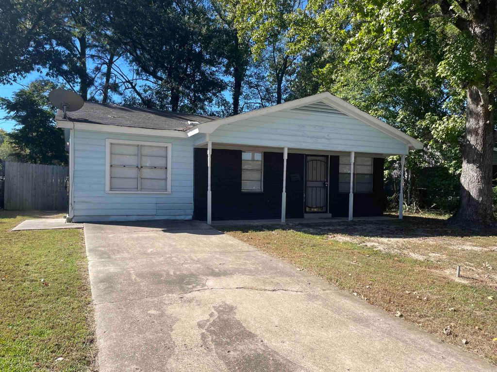 52 Western Dr., White Hall, AR 71602