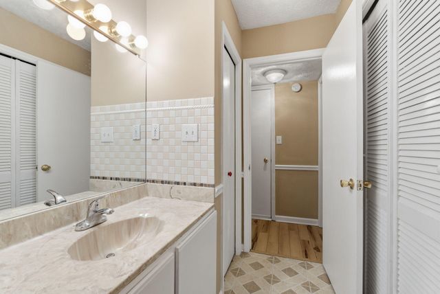 308 Squires Road, Lexington, KY 40515