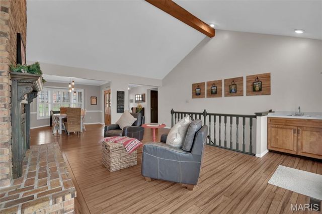 1210 Du Motier Drive, Ballwin, MO 63011