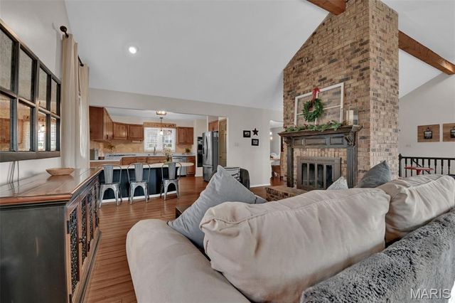 1210 Du Motier Drive, Ballwin, MO 63011