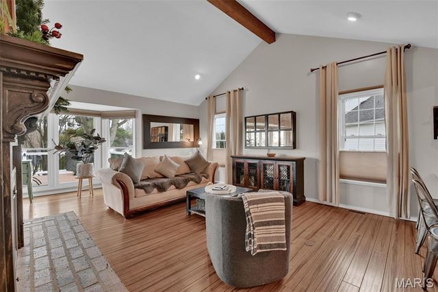 1210 Du Motier Drive, Ballwin, MO 63011