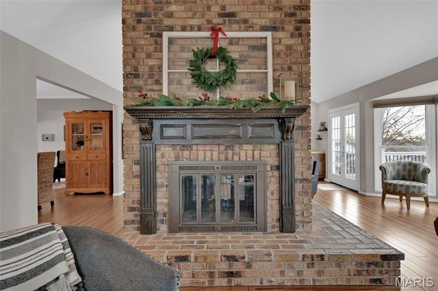 1210 Du Motier Drive, Ballwin, MO 63011