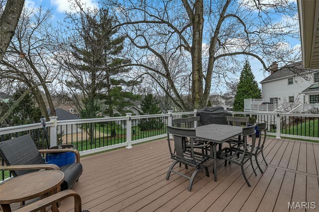 1210 Du Motier Drive, Ballwin, MO 63011