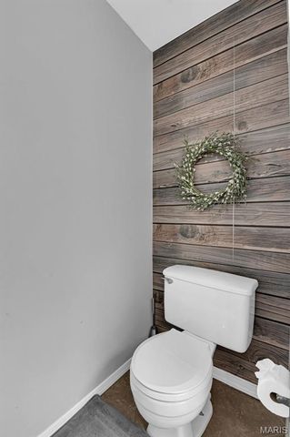 1210 Du Motier Drive, Ballwin, MO 63011