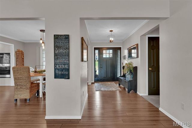 1210 Du Motier Drive, Ballwin, MO 63011