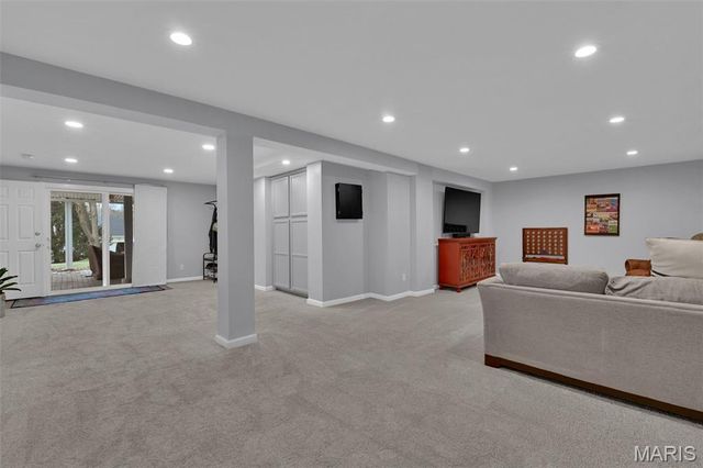 1210 Du Motier Drive, Ballwin, MO 63011