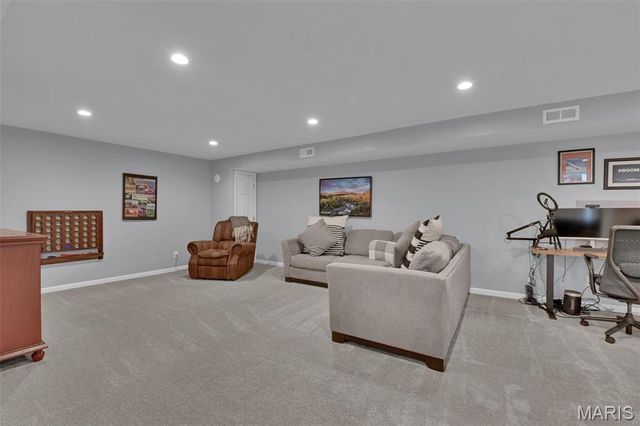 1210 Du Motier Drive, Ballwin, MO 63011