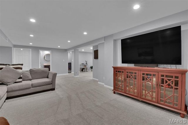 1210 Du Motier Drive, Ballwin, MO 63011