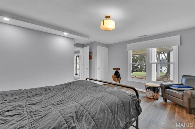 1210 Du Motier Drive, Ballwin, MO 63011