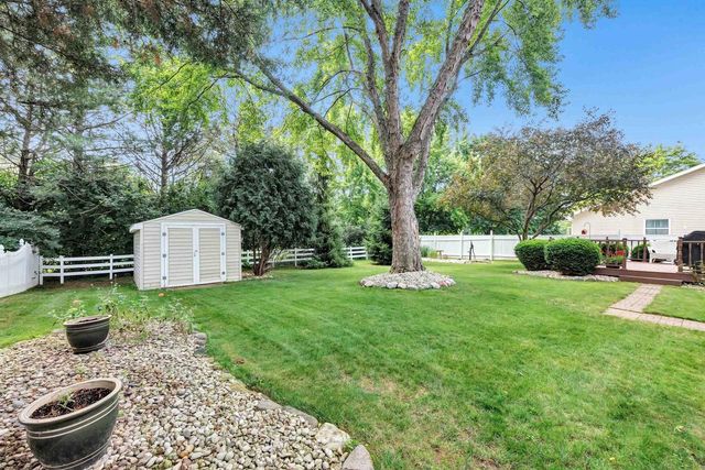 804 SPOONER COURT, De Pere, WI 54115
