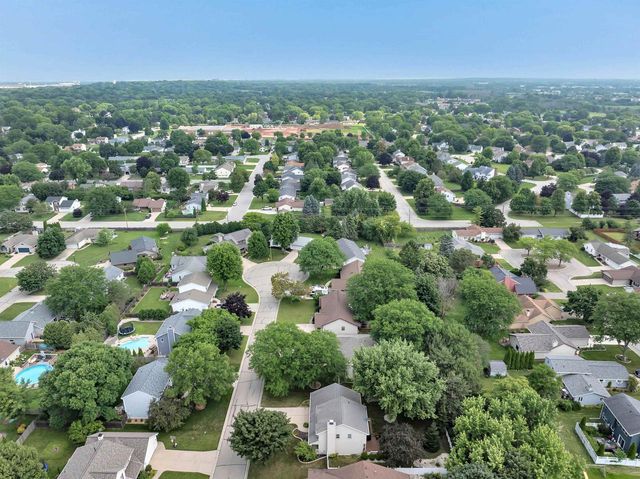 804 SPOONER COURT, De Pere, WI 54115