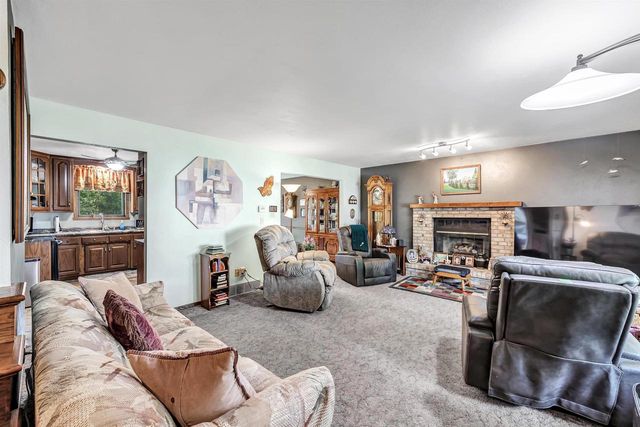 804 SPOONER COURT, De Pere, WI 54115