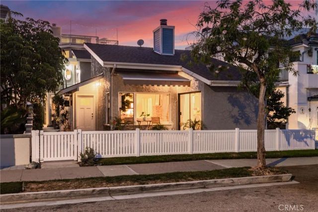 119 2nd Street, Seal Beach, CA 90740