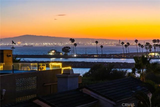 119 2nd Street, Seal Beach, CA 90740
