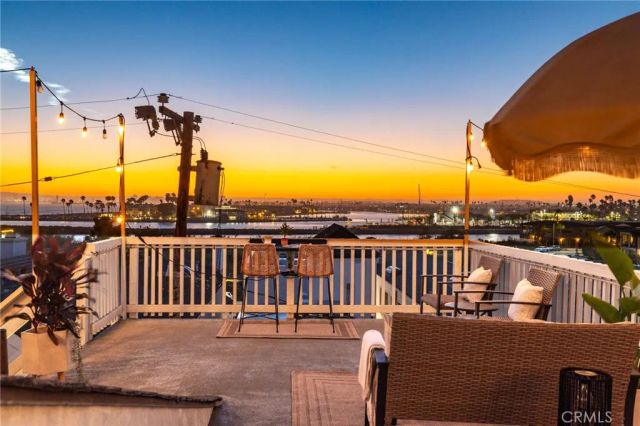 119 2nd Street, Seal Beach, CA 90740