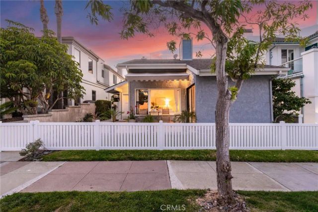 119 2nd Street, Seal Beach, CA 90740