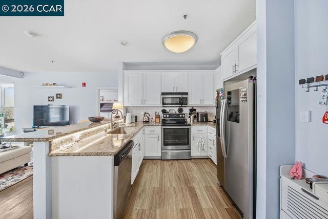 655 12Th St 219, Oakland, CA 94607