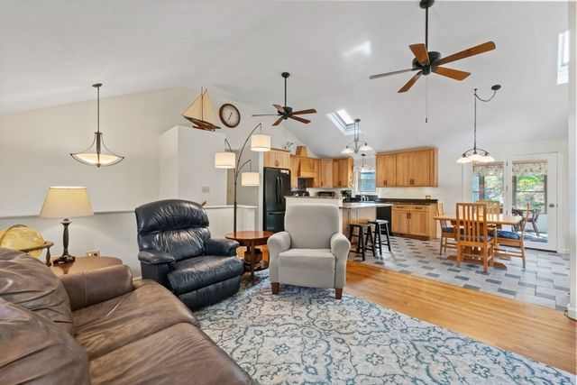 40 William Avenue, Haverhill, MA 01835