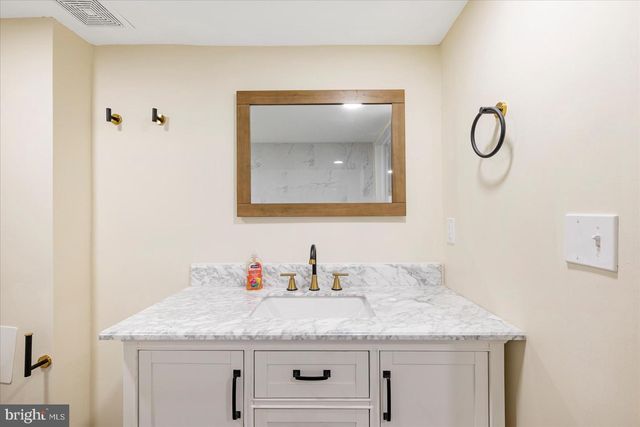 4121 NORFOLK AVE, Baltimore, MD 21216