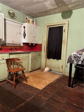 502 Encinal St, Alice, TX 78332