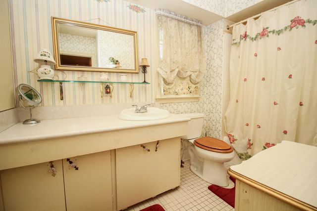 500 E Hoffman Street, Three Rivers City, MI 49093