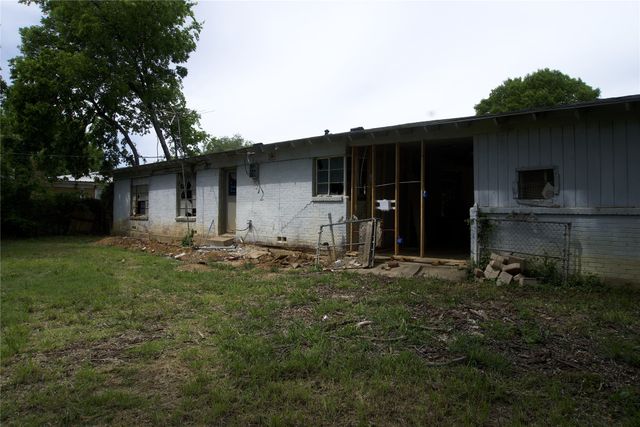 6614 Bridges Avenue, Richland Hills, TX 76118