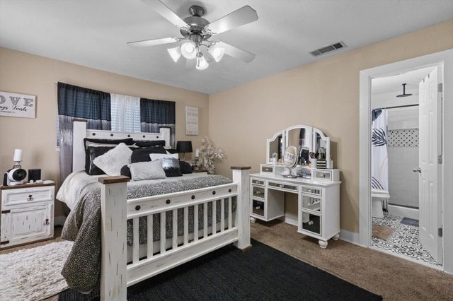 137 N Jessup Street, Alvarado, TX 76009