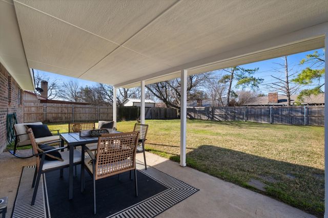 137 N Jessup Street, Alvarado, TX 76009