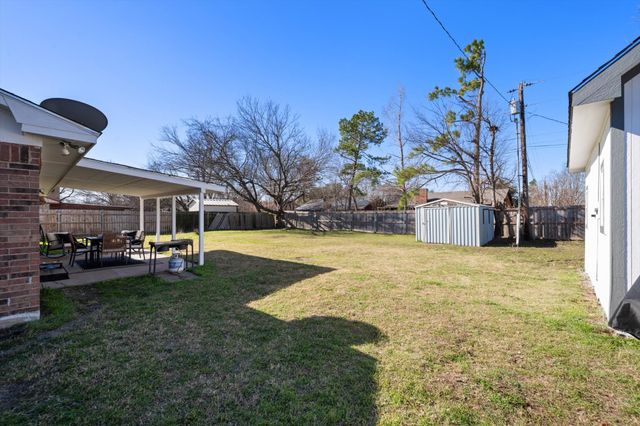 137 N Jessup Street, Alvarado, TX 76009