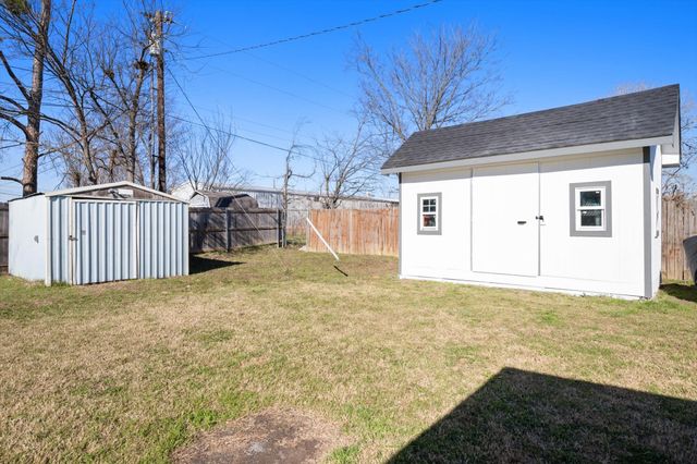 137 N Jessup Street, Alvarado, TX 76009