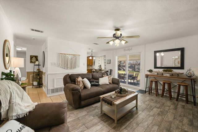 137 N Jessup Street, Alvarado, TX 76009