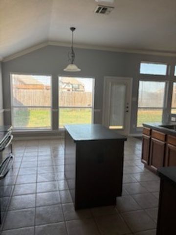 2628 Castle Pines Drive, Burleson, TX 76028