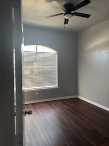 2628 Castle Pines Drive, Burleson, TX 76028