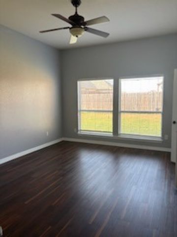 2628 Castle Pines Drive, Burleson, TX 76028