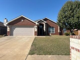 2628 Castle Pines Drive, Burleson, TX 76028