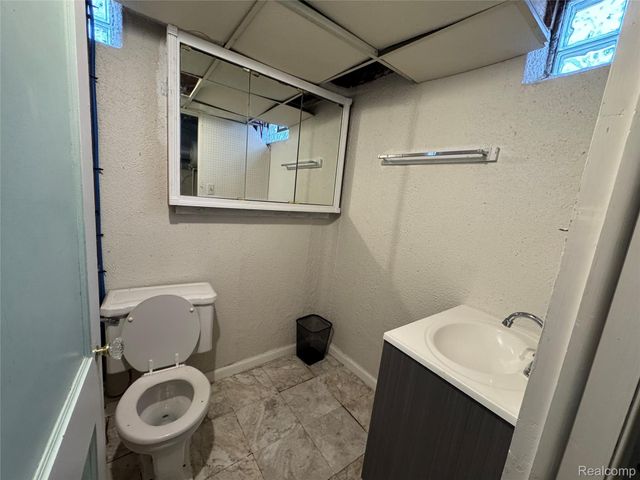 24903 Hass Street, Dearborn Heights, MI 48127