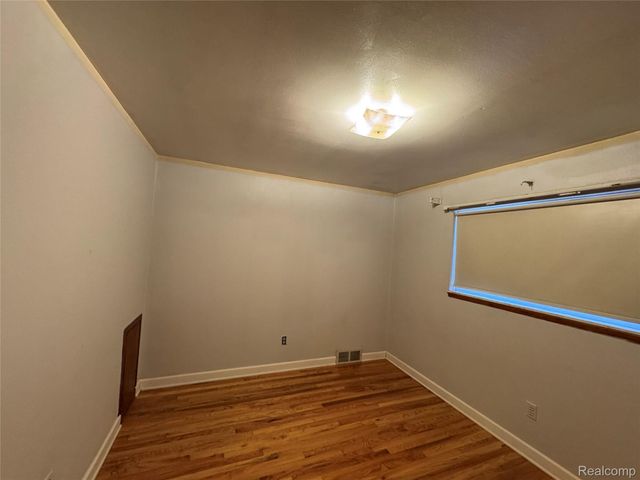 24903 Hass Street, Dearborn Heights, MI 48127