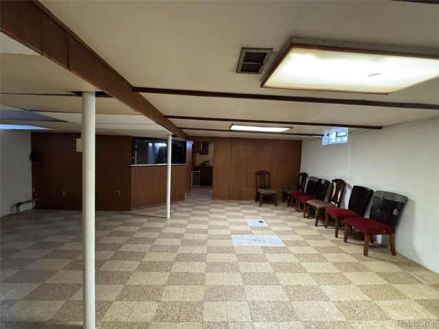 24903 Hass Street, Dearborn Heights, MI 48127