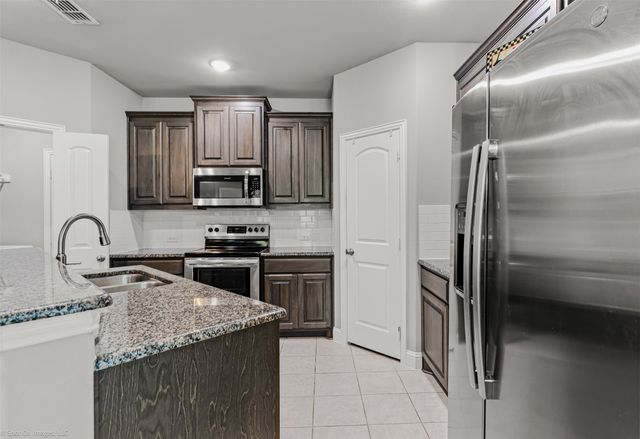 506 Sabine Drive, Crandall, TX 75114
