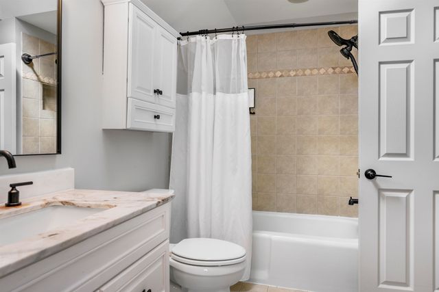 82 Spinnaker Way, Portsmouth, NH 03801